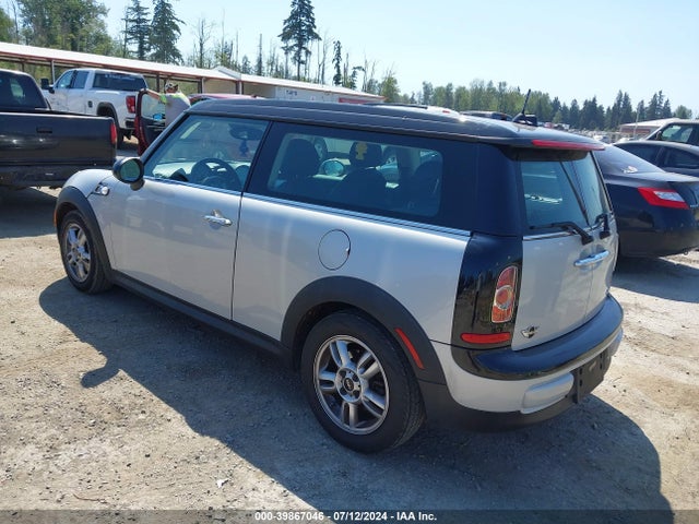 2013 MINI CLUBMAN WMWZF3C59DT490096 Photo 2