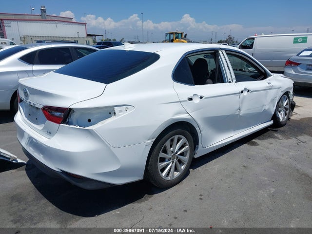 Toyota CAMRY LE 2022 4T1C11AK2NU629996 Image 4