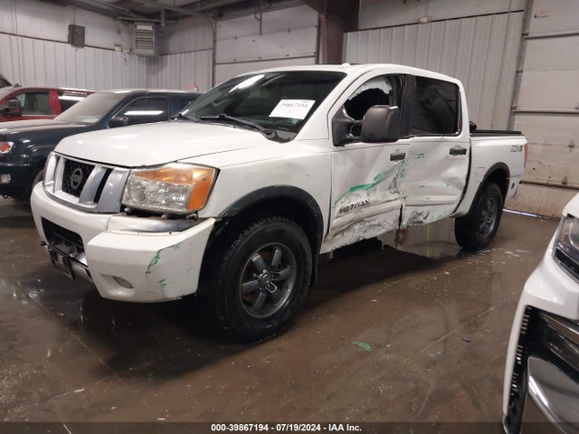 Nissan Titan Pro-4x 2014 1N6BA0EC2EN507742 Image 2
