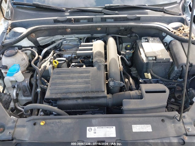 3VWDB7AJ5JM245383 Volkswagen Jetta 1.4t Se/1.4t Wolfsburg Edition