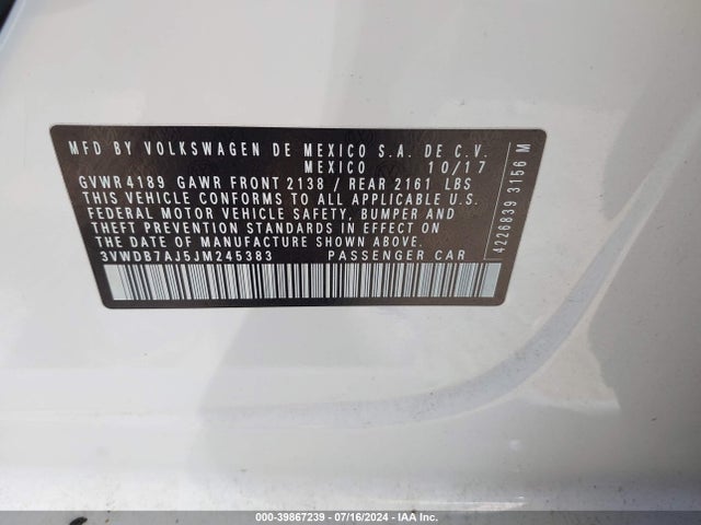 3VWDB7AJ5JM245383 Volkswagen Jetta 1.4t Se/1.4t Wolfsburg Edition