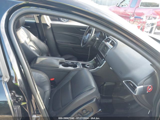 SAJAE4BG4HA945547 Jaguar Xe 25t Prestige