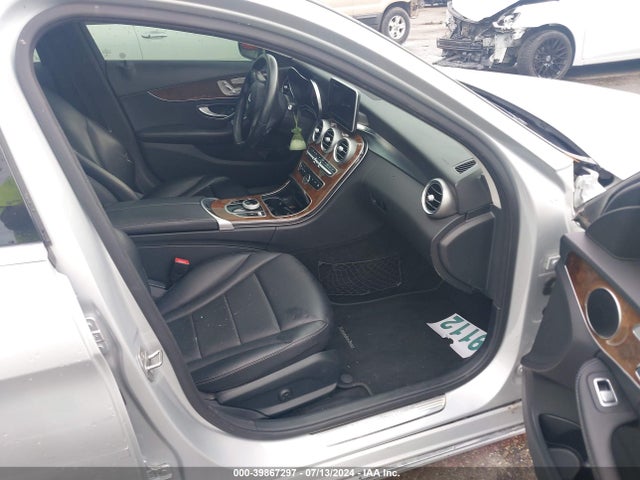 55SWF4KB7HU182242 Mercedes-Benz C 300 4matic/luxury 4matic/sport 4matic