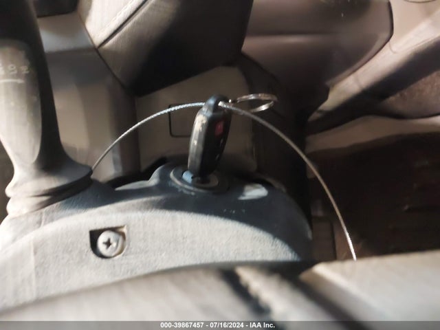 Toyota RAV4 LE 2018 JTMBFREV0JJ176221 Image 11