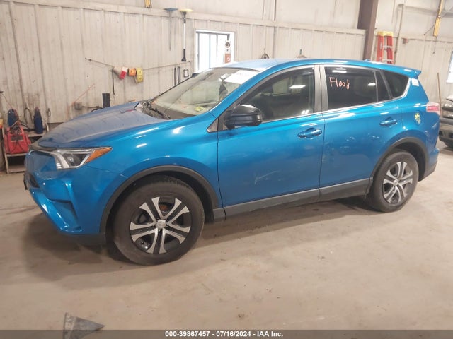 Toyota RAV4 LE 2018 JTMBFREV0JJ176221 Image 14