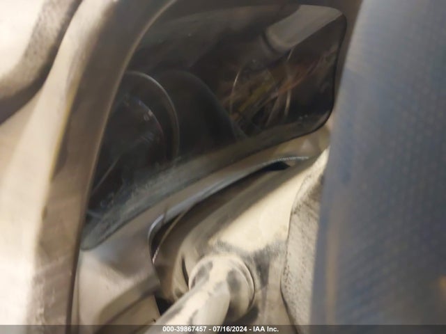 Toyota RAV4 LE 2018 JTMBFREV0JJ176221 Image 15