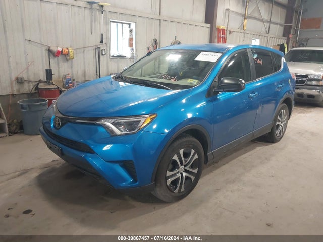 Toyota RAV4 LE 2018 JTMBFREV0JJ176221 Image 2