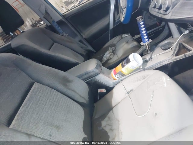 Toyota RAV4 LE 2018 JTMBFREV0JJ176221 Image 5