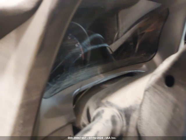 Toyota RAV4 LE 2018 JTMBFREV0JJ176221 Image 7