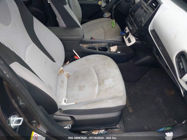 Toyota Prius Two 2016 JTDKBRFU3G3002142 Image 5