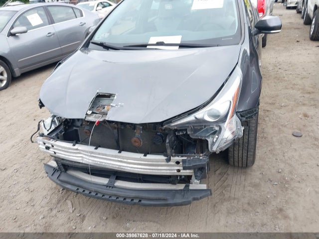 Toyota Prius Two 2016 JTDKBRFU3G3002142 Image 6