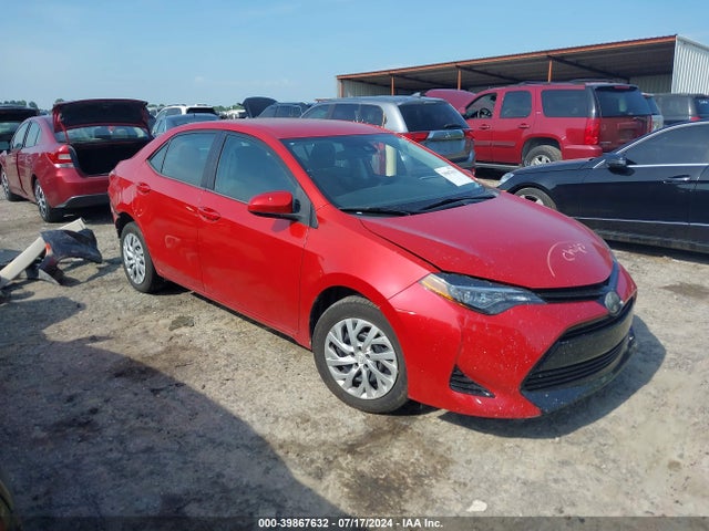 Toyota COROLLA LE 2018 5YFBURHE8JP826751 main image