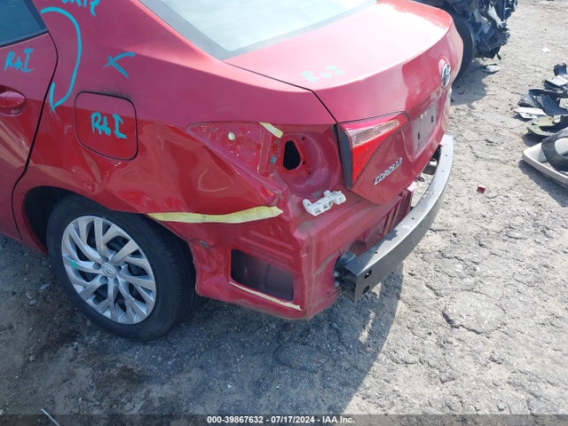 Toyota COROLLA LE 2018 5YFBURHE8JP826751 Image 19