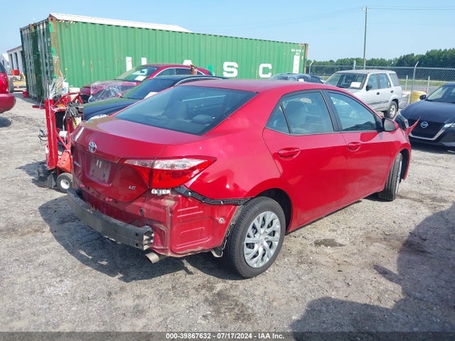 Toyota COROLLA LE 2018 5YFBURHE8JP826751 Image 4