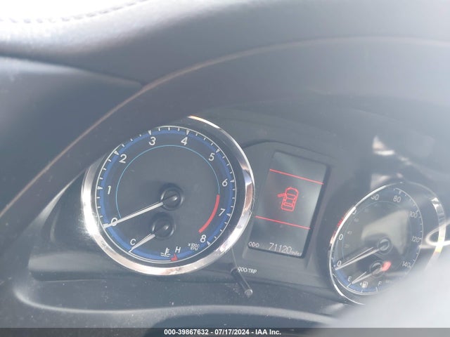 Toyota COROLLA LE 2018 5YFBURHE8JP826751 Image 7