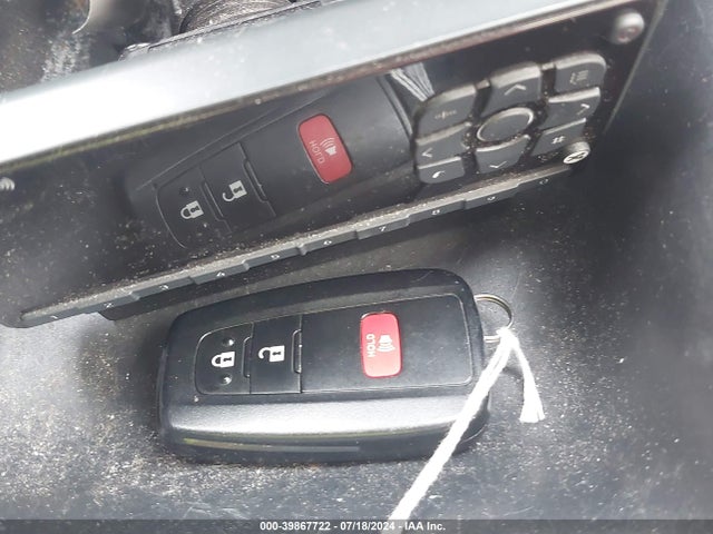 Toyota Prius Two 2017 JTDKBRFUXH3038511 Image 11