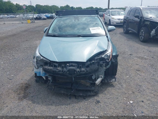 Toyota Prius Two 2017 JTDKBRFUXH3038511 Image 12