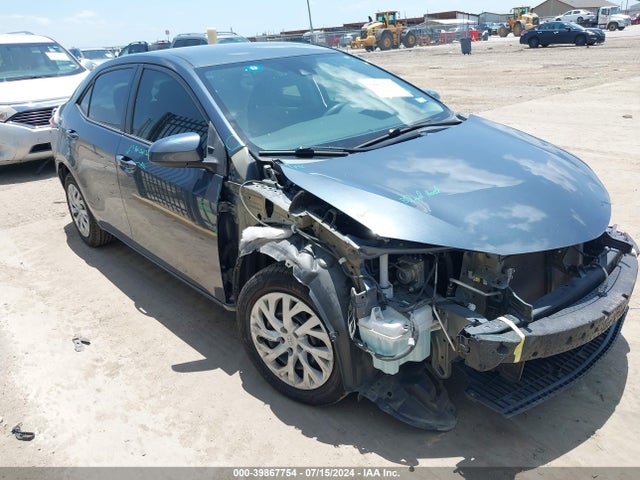 Toyota COROLLA LE 2018 5YFBURHE9JP797034 main image