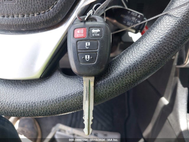 Toyota COROLLA LE 2018 5YFBURHE9JP797034 Image 11