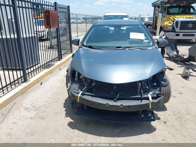 Toyota COROLLA LE 2018 5YFBURHE9JP797034 Image 13