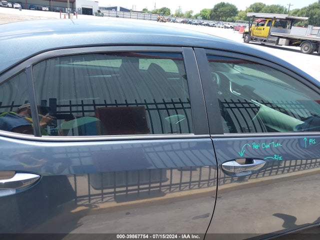Toyota COROLLA LE 2018 5YFBURHE9JP797034 Image 14