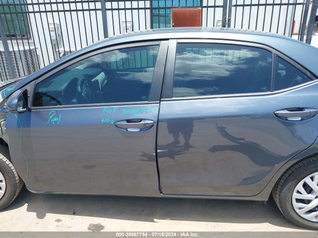 Toyota COROLLA LE 2018 5YFBURHE9JP797034 Image 15