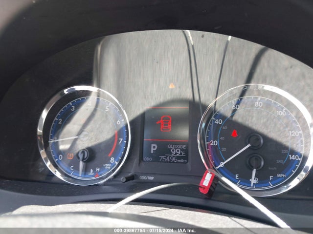 Toyota COROLLA LE 2018 5YFBURHE9JP797034 Image 16