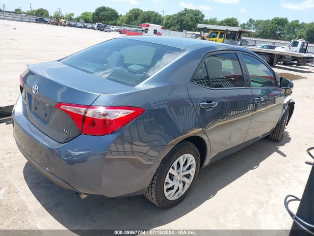 Toyota COROLLA LE 2018 5YFBURHE9JP797034 Image 4