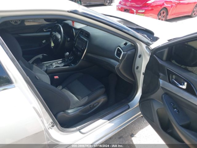 1N4AA6AP3JC371305 Nissan Maxima 3.5 S