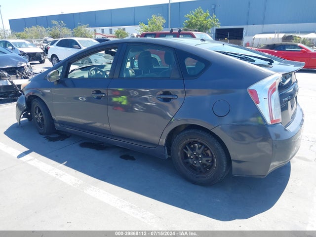 Toyota Prius Two 2015 JTDKN3DU7F1928562 Image 3