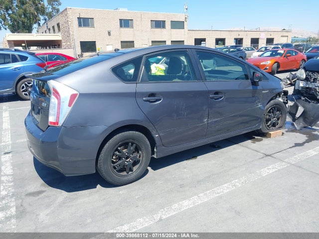 Toyota Prius Two 2015 JTDKN3DU7F1928562 Image 4