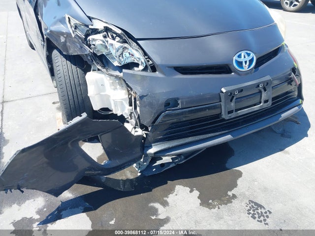 Toyota Prius Two 2015 JTDKN3DU7F1928562 Image 6