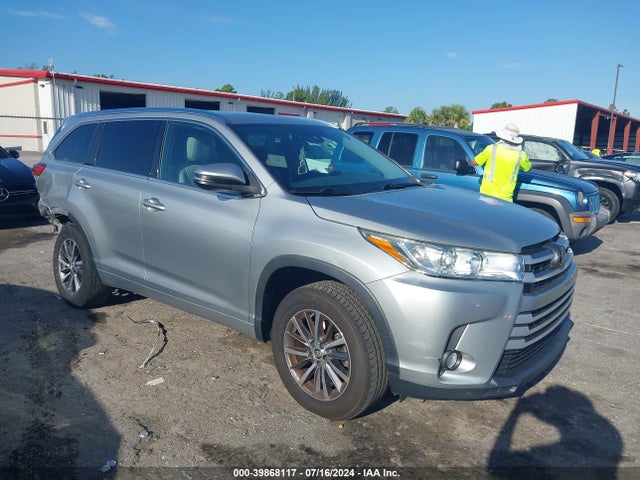 Toyota Highlander Xle 2018 5TDKZRFHXJS529969 main image