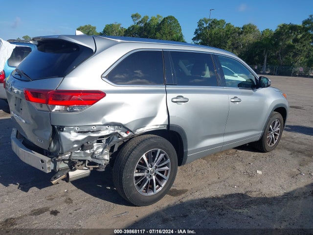 Toyota Highlander Xle 2018 5TDKZRFHXJS529969 Image 4
