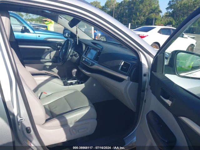 Toyota Highlander Xle 2018 5TDKZRFHXJS529969 Image 5