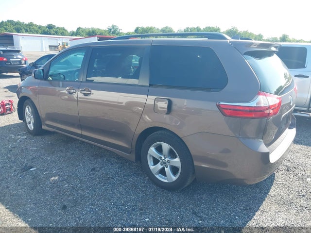 Toyota Sienna Le 8 Passenger 2018 5TDKZ3DC8JS955714 Image 14