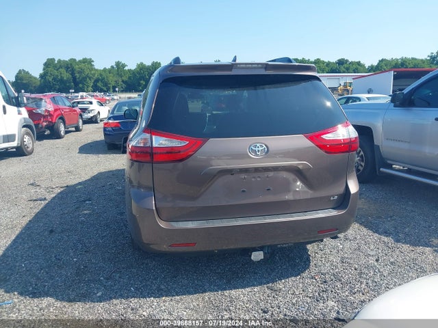 Toyota Sienna Le 8 Passenger 2018 5TDKZ3DC8JS955714 Image 16