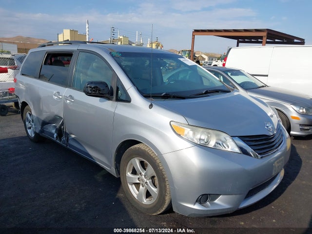 Toyota Sienna Le V6 8 Passenger 2014 5TDKK3DC3ES497896 main image