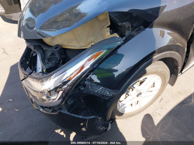 Toyota C-HR LE 2020 JTNKHMBX8L1067779 Image 6
