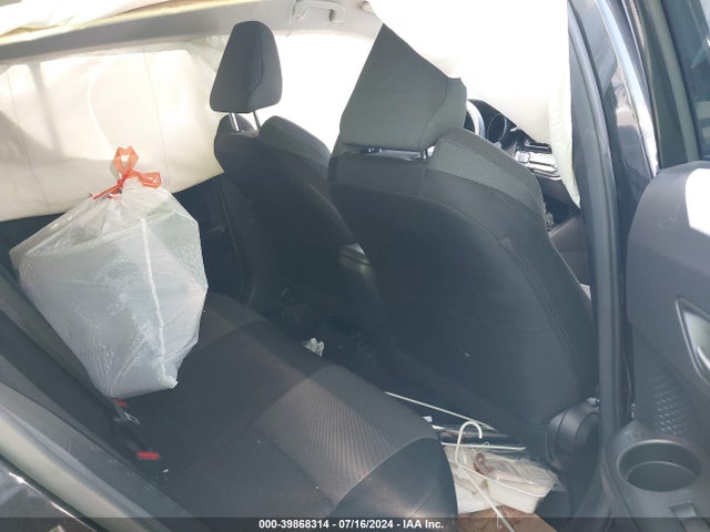 Toyota C-HR LE 2020 JTNKHMBX8L1067779 Image 8