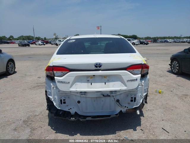 Toyota Corolla Hybrid Le 2021 JTDEAMDE4MJ020056 Image 17