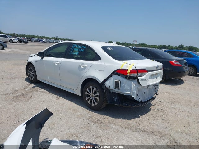 Toyota Corolla Hybrid Le 2021 JTDEAMDE4MJ020056 Image 3