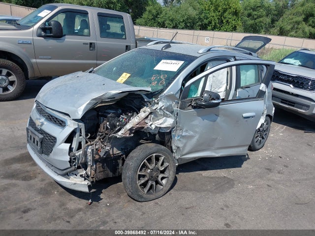 Chevrolet Spark 2lt Cvt 2015 KL8CF6S98FC791825 Image 2