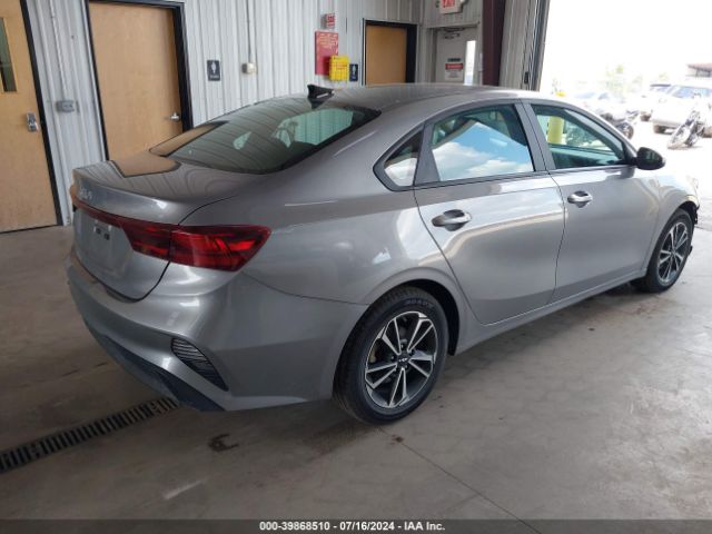 3KPF24ADXNE486649 KIA Forte Lxs