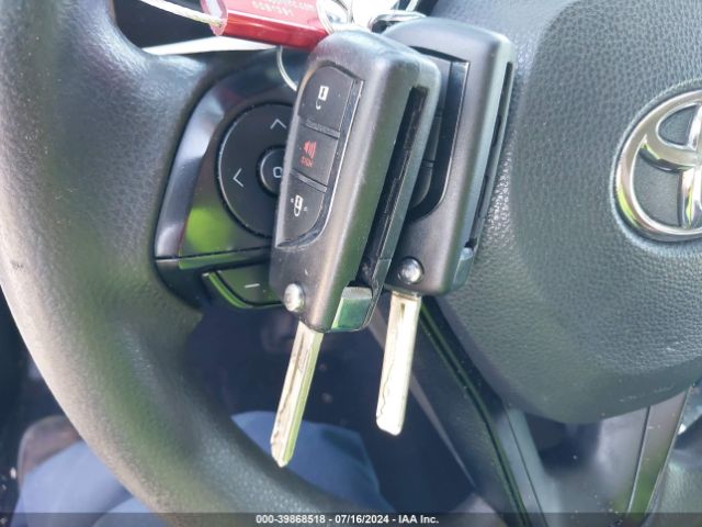 2T3H1RFV8KW057049 Toyota RAV4 LE