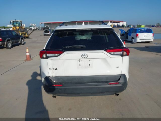 2T3H1RFV8KW057049 Toyota RAV4 LE