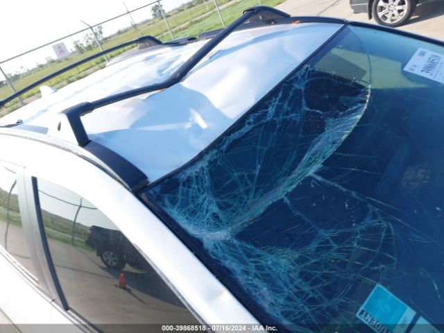 2T3H1RFV8KW057049 Toyota RAV4 LE