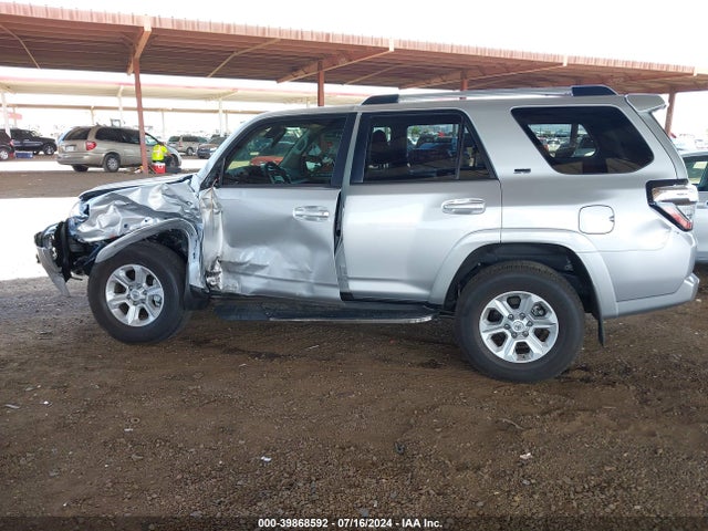 Toyota 4RUNNER SR5 2023 JTEEU5JR5P5302851 Image 14