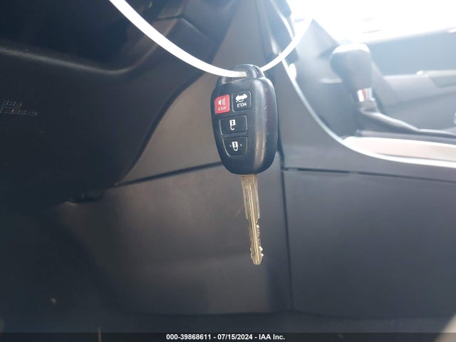 Toyota Corolla Le Plus 2016 2T1BURHE9GC676402 Image 11