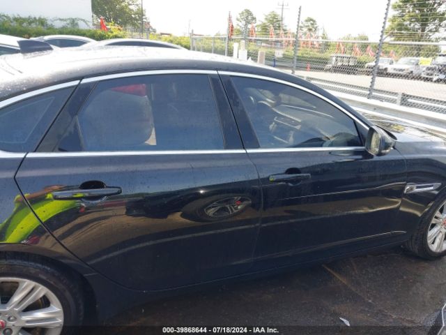 SAJBD4BV0HCY32852 Jaguar Xf 35t Premium